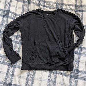 Athleta Long Sleeve Kangaroo Pouch Crewneck